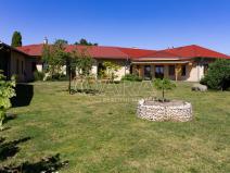 Prodej rodinného domu, Svárov, Na Stráni, 340 m2