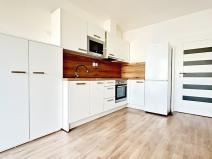 Pronájem bytu 2+kk, Praha - Hrdlořezy, Českobrodská, 39 m2