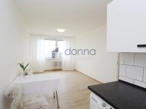 Pronájem bytu 2+kk, Praha - Petrovice, Kurčatovova, 43 m2