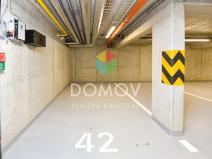 Pronájem garážového stání, Beroun, U Židovského hřbitova, 18 m2