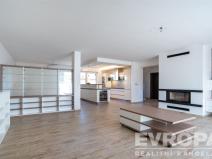 Prodej rodinného domu, Zichovec, 384 m2