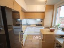 Prodej bytu 3+1, Veselí nad Moravou, náměstí Míru, 74 m2