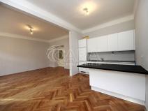 Pronájem kanceláře, Praha, Kořenského, 124 m2