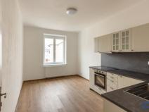 Pronájem bytu 2+1, Klatovy, nám. Míru, 71 m2