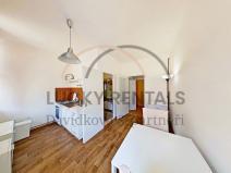 Pronájem bytu 1+1, Praha - Karlín, Sokolovská, 38 m2