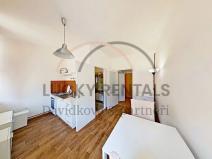 Pronájem bytu 1+1, Praha - Karlín, Sokolovská, 38 m2