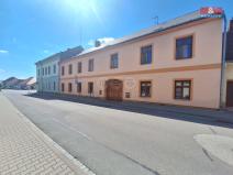 Pronájem bytu 3+1, Chlumec nad Cidlinou - Chlumec nad Cidlinou I, Husova, 80 m2