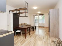 Pronájem bytu 1+kk, Praha - Strašnice, Zvěřinova, 38 m2
