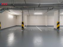 Pronájem garážového stání, Praha - Hloubětín, Domalípova, 15 m2