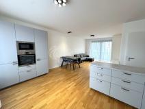 Pronájem bytu 3+kk, Praha, Seifertova, 80 m2