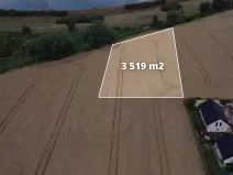 Prodej pole, Milovice, 3519 m2