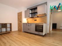 Pronájem bytu 2+1, Ostrov, Komenského, 74 m2