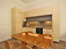 Pronájem bytu 4+kk, Praha, Viktora Huga, 80 m2