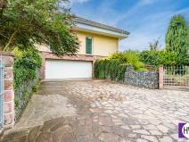 Prodej rodinného domu, Podolanka, 333 m2