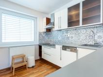 Pronájem bytu 2+kk, Praha - Holešovice, U parního mlýna, 81 m2