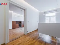 Pronájem kanceláře, Praha - Staré Město, Staroměstské náměstí, 195 m2