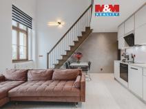 Prodej bytu 2+kk, Klatovy - Klatovy III, Husovo náměstí, 77 m2