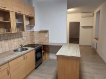 Prodej bytu 2+1, Staré Město, Nádražní, 60 m2