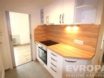 Pronájem bytu 2+1, Praha - Vršovice, Jakutská, 42 m2