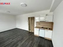 Pronájem bytu 1+kk, Zlín - Malenovice, Jarolímkovo náměstí, 27 m2