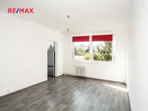 Pronájem bytu 1+kk, Praha - Modřany, Angelovova, 30 m2