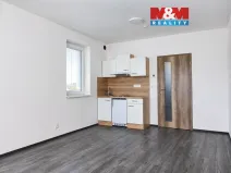 Pronájem bytu 1+kk, Zlín - Malenovice, Jarolímkovo náměstí, 27 m2