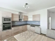 Prodej bytu 3+1, Praha - Černý Most, Kpt. Stránského, 77 m2