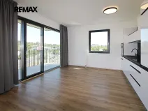 Pronájem bytu 1+kk, Praha - Hloubětín, Kardašovská, 34 m2