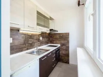 Prodej bytu 1+kk, Praha - Prosek, Veltruská, 33 m2
