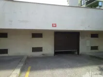 Pronájem garážového stání, Praha - Podolí, Kubištova, 17 m2