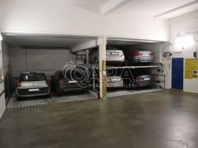 Pronájem garážového stání, Praha - Nové Město, Štěpánská, 18 m2