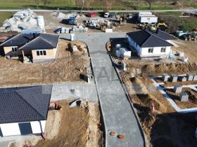 Prodej pozemku pro bydlení, Hosín, 590 m2