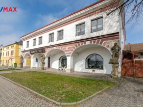 Prodej činžovního domu, Dašice, náměstí T. G. Masaryka, 450 m2
