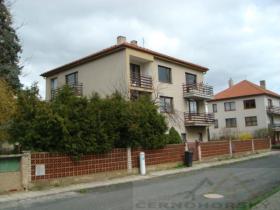 Prodej rodinného domu, Kněževes, 400 m2