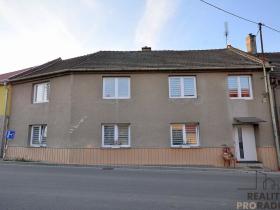 Prodej rodinného domu, Lešany, 251 m2