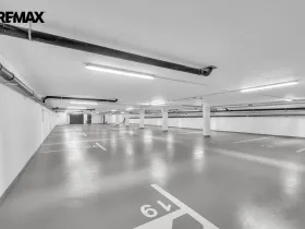 Prodej garážového stání, Hradec Králové - Pražské Předměstí, Gočárova třída, 13 m2