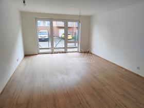 Prodej bytu 1+kk, Přezletice, Pod Zahrady, 61 m2