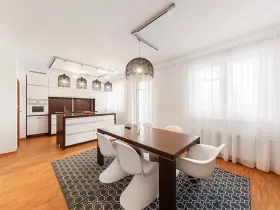 Prodej bytu 6+kk a větší, Praha - Pitkovice, Křemenáčová, 169 m2