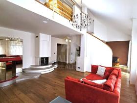 Prodej atypického bytu, České Budějovice, B. Smetany, 255 m2