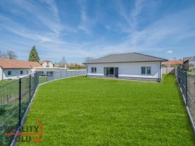 Prodej rodinného domu, Krakovany - Božec, 140 m2