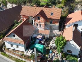 Prodej rodinného domu, Neuměřice, 220 m2