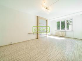 Prodej bytu 2+1, Karlovy Vary, Jahodová, 62 m2