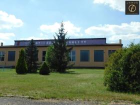 Pronájem výrobních prostor, Vroutek, 895 m2