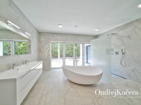 Prodej rodinného domu, Jeviněves, 200 m2