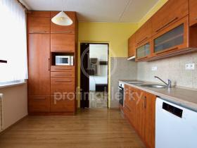 Prodej bytu 3+1, Moravský Krumlov, Sídliště, 61 m2