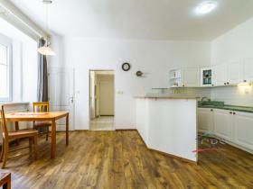 Prodej bytu 2+kk, Praha, Na Rokytce, 49 m2