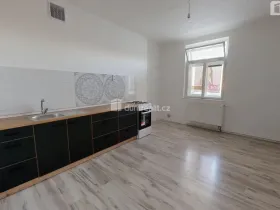 Pronájem bytu 2+1, Opava - Město, Dolní náměstí, 76 m2