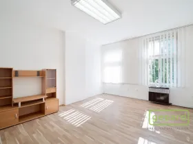 Pronájem kanceláře, Jičín - Valdické Předměstí, Husova, 14 m2