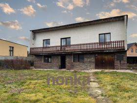 Prodej rodinného domu, Běštín, 193 m2