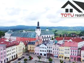 Prodej rodinného domu, Broumov, Mírové náměstí, 490 m2